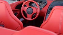 Aston Martin Vanquish Volante (2015) - widok ogólny wnętrza