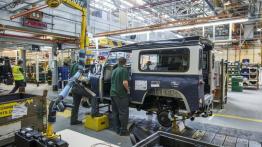 Land Rover Defender 2,000,000 (2015) - taśma produkcyjna