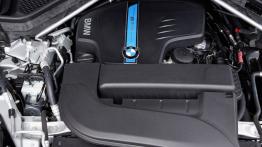 BMW X5 III xDrive40e (2015) - silnik