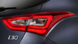 Hyundai i30 II Coupe Turbo (2015) - prawy tylny reflektor - wyłączony