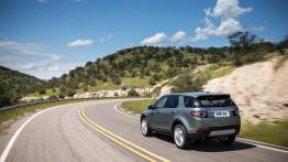 Land Rover Discovery Sport (2015) - widok z tyłu