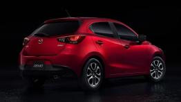 Mazda Demio IV (2015) - tył - reflektory włączone