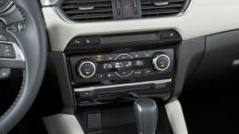 Mazda 6 III Kombi Facelifting (2015) - konsola środkowa
