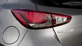 Mazda 2 III SKYACTIV-G 1.5 (2015) - lewy tylny reflektor - wyłączony