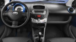 Toyota Aygo 5D - pełny panel przedni