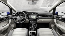 Volkswagen Touran (2016) - pełny panel przedni