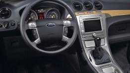 Ford Galaxy 2006 - kokpit