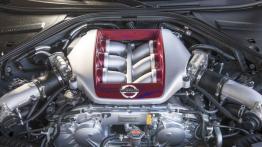 Nissan GT-R (2017) - silnik