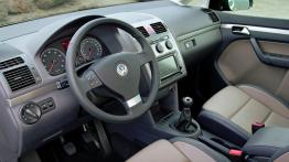 Volkswagen Touran 2007 - pełny panel przedni