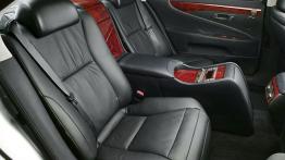 Lexus LS 2007 - tylna kanapa