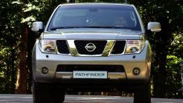 Nissan Pathfinder 2008 - widok z przodu