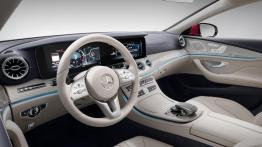 Mercedes-Benz CLS (2018) - widok ogólny wnętrza z przodu