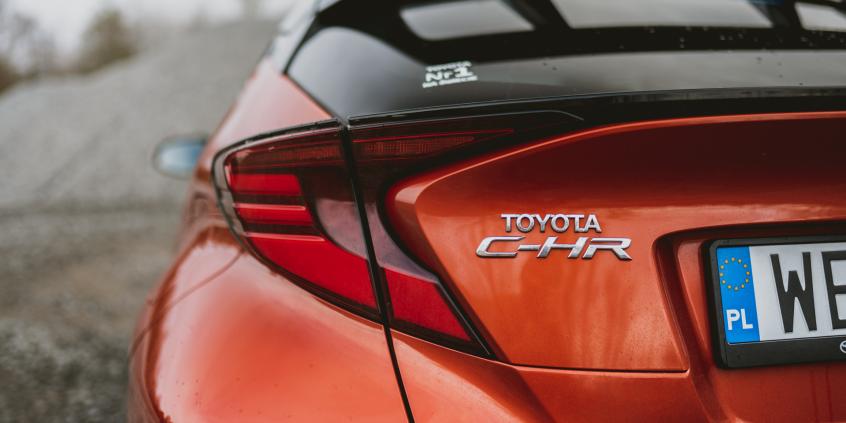 Toyota C-HR po liftingu – dodanie nowego silnika wyjdzie jej tylko na dobre