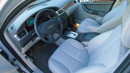 Chrysler Pacifica - widok ogólny wnętrza z przodu