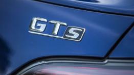 Mercedes-AMG GT S na kalifornijskich drogach - emblemat
