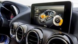 Mercedes-AMG GT S na kalifornijskich drogach - ekran systemu multimedialnego