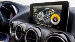 Mercedes-AMG GT S na kalifornijskich drogach - ekran systemu multimedialnego
