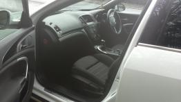 Opel Insignia  Hatchback - galeria społeczności - widok ogólny wnętrza z przodu