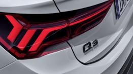 Audi Q3 Sportback - lewy tylny reflektor - w??czony