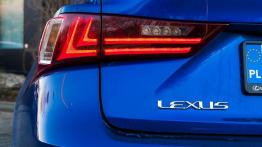Lexus IS 200t - wojownik o gołębim sercu