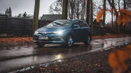 Toyota Auris Touring Sports Hybrid - galeria redakcyjna - widok z przodu