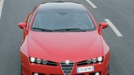 Alfa Romeo Brera - maska - widok z góry