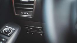 Lexus NX 200t F-Sport - galeria redakcyjna - panel sterowania pod kierownic?