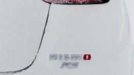 Nissan Juke Nismo RS (2014) - wersja europejska - prawy tylny reflektor - włączony