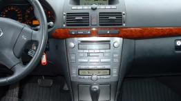 Toyota Avensis 2.0 Prestige - kokpit