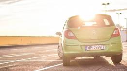Opel Corsa D Facelifting 1.2 LPG - galeria redakcyjna - widok z tyłu