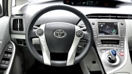 Toyota Prius IV Hatchback Facelifting 1.8 HSD 136KM - galeria redakcyjna - kokpit
