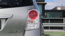 Toyota Verso Minivan Facelifting 2.0 D-4D 124KM - galeria redakcyjna - prawy tylny reflektor - włącz