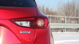 Mazda 3 III Hatchback  2.0 120KM - galeria redakcyjna - prawy tylny reflektor - wyłączony