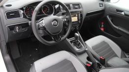 Volkswagen Jetta VI Facelifting - galeria redakcyjna - pełny panel przedni