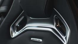 Mercedes-Benz C Coupe - galeria redakcyjna - zagłówek na fotelu kierowcy, widok z przodu