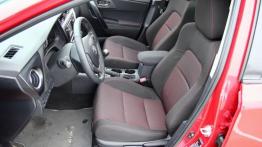 Toyota Auris II Hatchback 5d D-4D 125 124KM - galeria redakcyjna - widok ogólny wnętrza z przodu