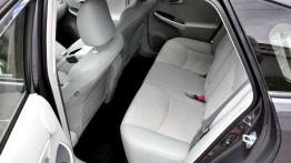 Toyota Prius IV Hatchback Facelifting 1.8 HSD 136KM - galeria redakcyjna - tylna kanapa
