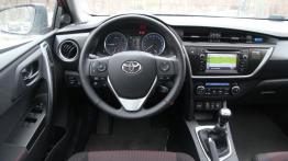 Toyota Auris II Hatchback 5d D-4D 125 124KM - galeria redakcyjna - kokpit