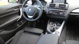 BMW Seria 1 F21 Hatchback 3d 114i 102KM - galeria redakcyjna - kokpit