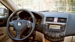 Honda Accord VII Sedan 2.2 i-CTDi 140KM - galeria redakcyjna - kokpit