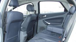 Ford Mondeo IV Hatchback 2.0 Duratec 145KM - galeria redakcyjna - widok ogólny wnętrza