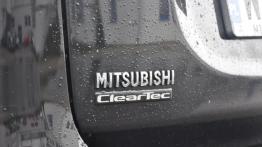 Mitsubishi Outlander III SUV 2.0 SOHC MIVEC 147KM - galeria redakcyjna - emblemat