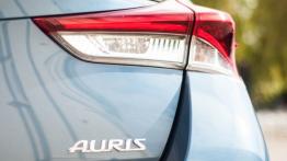 Toyota Auris II Facelifting - galeria redakcyjna - emblemat