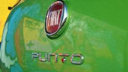 Fiat Punto Punto 2012 Hatchback 5d 0.9 TwinAir 8v 85KM - galeria redakcyjna - emblemat