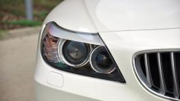 BMW Z4 E89 Roadster sDrive35is 340KM - galeria redakcyjna - prawy przedni reflektor - wyłączony