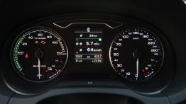 Audi A3 8V Sportback e-tron 204KM - galeria redakcyjna - zestaw wskaźników