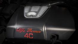 Alfa Romeo 4C (2015) - wersja amerykańska - silnik - widok z góry