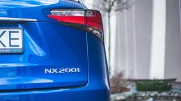 Lexus NX 200t F-Sport - galeria redakcyjna - emblemat
