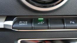 Audi A3 8V Sportback e-tron 204KM - galeria redakcyjna - przyciski na konsoli środkowej