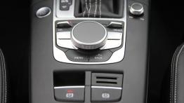 Audi A3 8V Sportback e-tron 204KM - galeria redakcyjna - panel sterowania na tunelu środkowym
